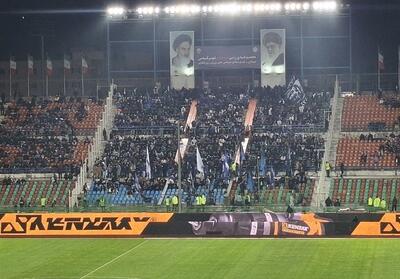 تشویق رضاییان و شعار علیه استقلال/ استقبال کم در روز بارانی - تسنیم