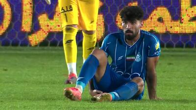 مصدومیت و تعویض سامان فلاح مقابل ملوان