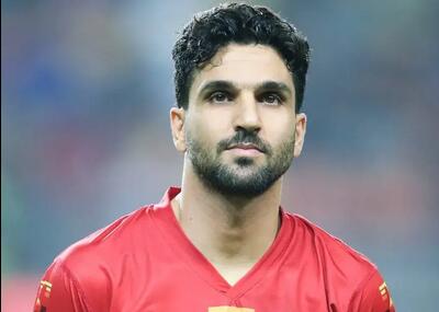 کاپیتان فولاد لنگ لنگان پانزده دقیقه بازی کرد