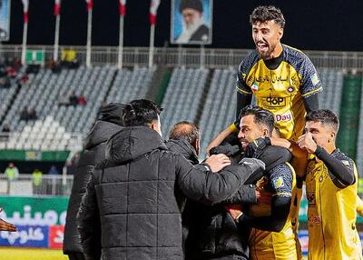 با عبور از پرسپولیس، سپاهان صدرنشین شد