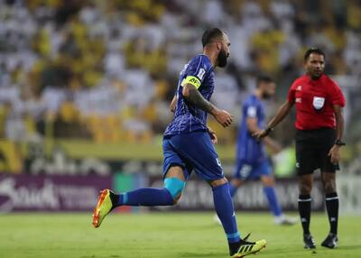 بازوبند استقلال به صاحبش می‌رسد