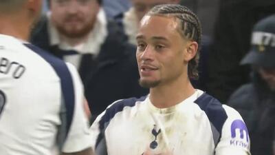 گل سوم تاتنهام به اسلاویا پراگ (سیمونز)