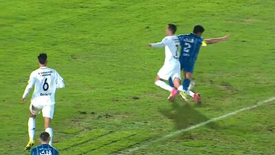 صحنه مشکوک به پنالتی برای استقلال مقابل ملوان