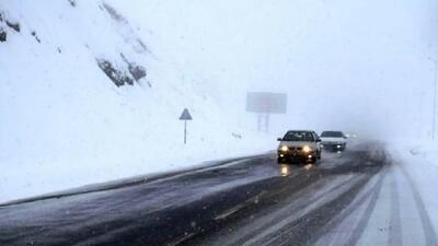  جاده های استان لغزنده است، رانندگان با احتیاط حرکت کنند
