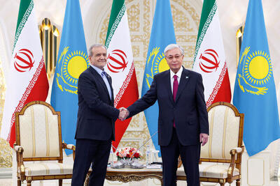 پزشکیان: نقشه راه روابط تجاری تهران - آستانه برای ارتقای سطح تجارت آماده اجراست