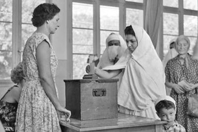  بی‌حجابی استعماری