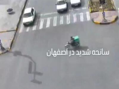  تصادف شدید موتورسوار بر اثر رد کردن چراغ قرمز در اصفهان