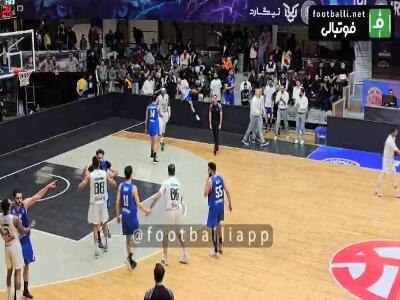 درگیری هواداران استقلال و طبیعت اسلامشهر در حاشیه دیدار دو تیم در لیگ بسکتبال