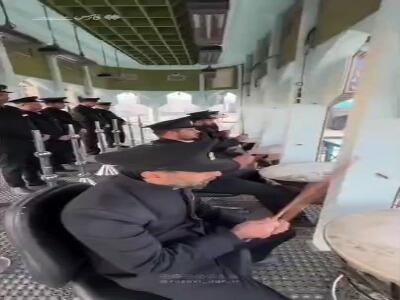  نقار‌ه‌نوازی خادمان حرم رضوی در صبح میلاد حضرت مادر