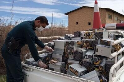  کشف ۷۵ ماینر قاچاق در بهبهان و اهواز