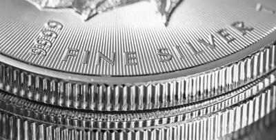 نقره ۶۳ دلار شد؛ چراغ سبز برای فرار سرمایه از رمزارزها