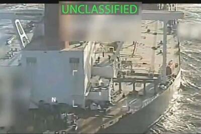 ببینید/ لحظه تصرف نفتکش ونزوئلا توسط سربازان آمریکایی