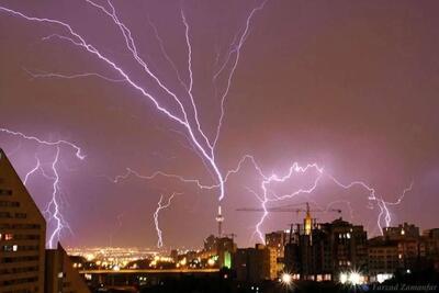 ببینید/ هم‌اکنون، بارش شدید باران در تهران