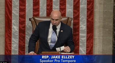 کنگره آمریکا با بودجه نظامی ۹۰۱ میلیاردی ترامپ را شگفت زده کرد +ویدیو