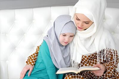 سایه مادر هر خانه‌ای را روشن می‌کند؛ زنانی که امید را بر دوش می‌کشند