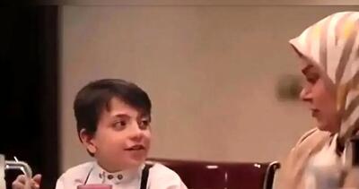 «علی ثروتیان» (سریال آنام) و برادر دوقلویش در 16 سالگی در کنار «پرواز همای»