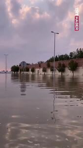 بارش شدید باران در جده؛ خیابان‌ها به دریاچه تبدیل شد