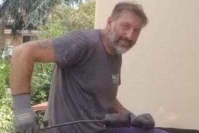 مهاجمی که حالا بنایی می‌کند (عکس)