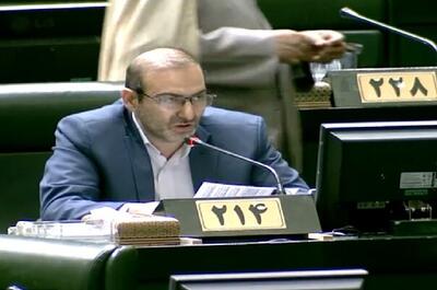 ابوترابی: رئیس جمهور باید دولتمردان را برای حل مسائل اقتصادی سر خط بیاورد