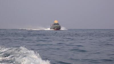 ضربه نداسا به قاچاقچیان سوخت؛ توقیف شناور حامل ۳۵۰ هزار لیتر گازوئیل در خلیج فارس