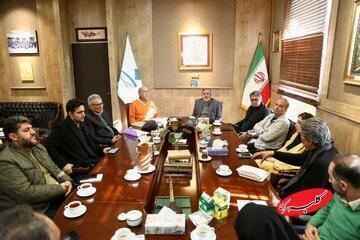  «پاییز-برگ»؛ هنر محیطی در قلب میدان مشق تهران - کلبه سرگرمی