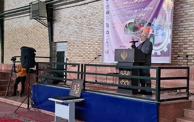 کارگران در تنگنای معیشت هستند؛ «درآمد ریالی در برابر هزینه‌های دلاری»