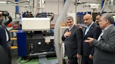  بازدید  وزیر تعاون از یک خط تولید ظروف پلاستیکی در شاهرود