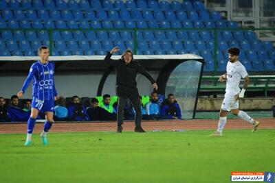 عکس ؛ فریاد ریکاردو ساپینتو به سر بازیکنان استقلال در دیدار با ملوان