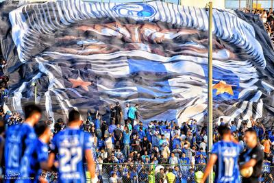 حمله بی‌سابقه هواداران استقلال به فدراسیون و داوری/ ساپینتو داغ طرفداران را تازه کرد - پارس فوتبال