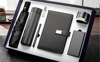 هدایای لوکس در روابط بین شرکت‌ ها - پارس فوتبال