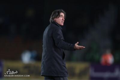 ساپینتو با چهره درهم در تمرین استقلال +عکس - پارس فوتبال