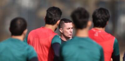 خبری جنجالی از پرسپولیس/ اوسمار در رختکن دستگردی به اورونوف چه گفت؟