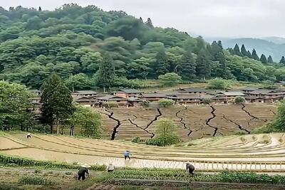  معماری طبیعت؛ آب پشت کوه غرش کرد روستای اینور کوه رو خورد