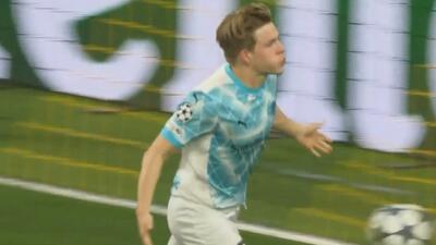 گل دوم بوده به دورتموند (هوگ)