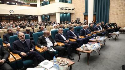  افتتاح همزمان ۱۲ نیروگاه خورشیدی در هفت شهرستان استان یزد