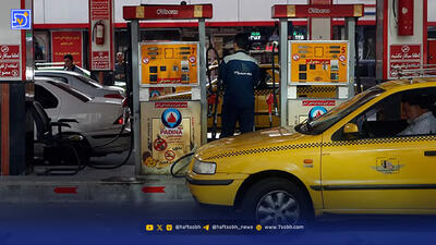 پمپ بنزین‌ها پیش از اجرای طرح سه نرخی شدن بنزین شلوغ شد/ مردم نگران سهمیه خود نباشند+ فیلم