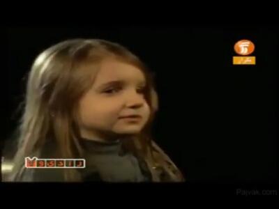  کلیپی بامزه از دختر بچه شیرین زبان در برنامه رادیو 7