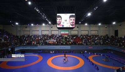 راهیابی بانک شهر به فینال لیگ کشتی آزاد؛ تیم ستارگان ساری نیامد و نقره‌داغ شد