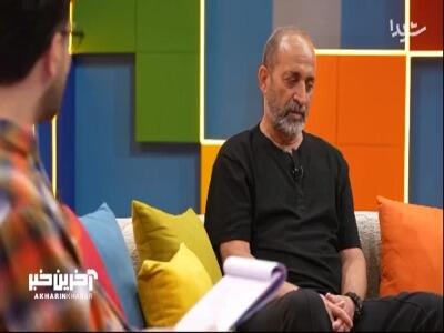 اکبر میثاقیان: توی اداره برق به عنوان کنتور نویس شروع بکار کردم چون خانوادم وضع مالی خوبی نداشتند