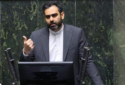  افشاگری اصولگرایانه علیه ثابتی: سپاه، خط «گردان های سایبری» را سفید کرد تا مجیزگوی کارنامۀ نداشته شما باشند؛  نمایندگی تان را مدیون سپاه هستید، گربه صفت نباشید
