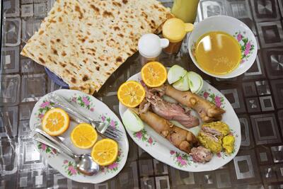  در این نقطه از جغرافیا کله‌پاچه گوزن و شتر می‌خورند