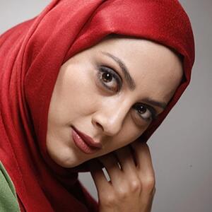  نگاه روز | ژست جذاب مونا فرجاد در 40 سالگی 📸