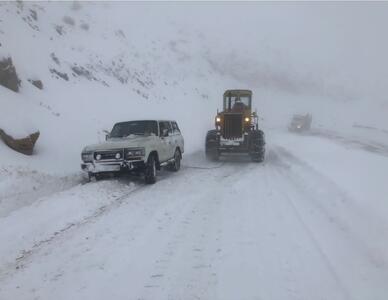 بارش باران و برف، مه و ترافیک سنگین در آزادراه‌ها