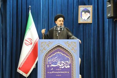  امام جمعه ارومیه: دشمن بدنبال تغییر سنت‌های جامعه و اعتقادات جوانان است