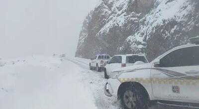 برف و لغزندگی در برخی جاده‌ها/ محدودیت‌های ترافیکی ۲۱ آذر اعلام شد