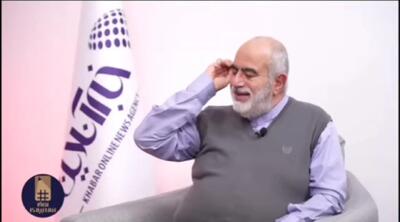 حسام الدین آشنا: می‌خواستند با بالن در تهران، مردم را شنود کنند/ مسئولی را دیدم که توانایی خواندن پیامک نداشت!+فیلم