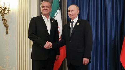 پوتین در دیدار با پزشکیان: روسیه و ایران در حال مذاکره در بخش گاز و برق هستند