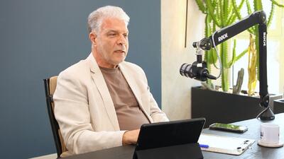 ویدیو / صادق حقیقت، پژوهشگر حوزه فقه و اندیشه سیاسی: یک وجه تندروها، خیانت و نفوذ است / فلان شخص که بعدا معلوم شد عامل حزب توده بوده، اصرار داشت که اول نماز بخوانیم، بعد افطار بکنیم