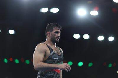 یک «جیمی‌جامپ» سالن کشتی را بهم ریخت، هادی عامل شاکی شد! +ویدیو