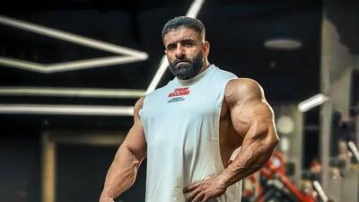 گردنبند و دستبند طلای سنگین وزن هادی چوپان با نقشه ایران